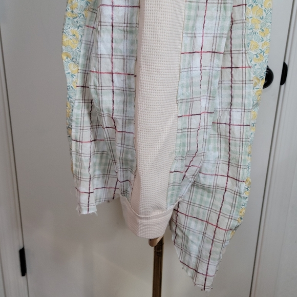 POL Oversized Plaid Patchwork Floral Distressrd Hooded Flannel Size Small - Picture 5 of 11